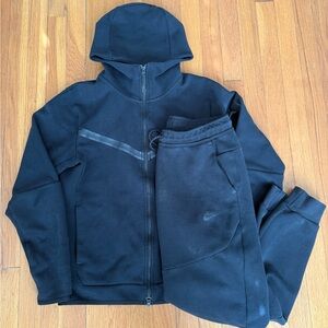 Nike Tech Men's Black Full-Zip Hoodie & Jogger Set